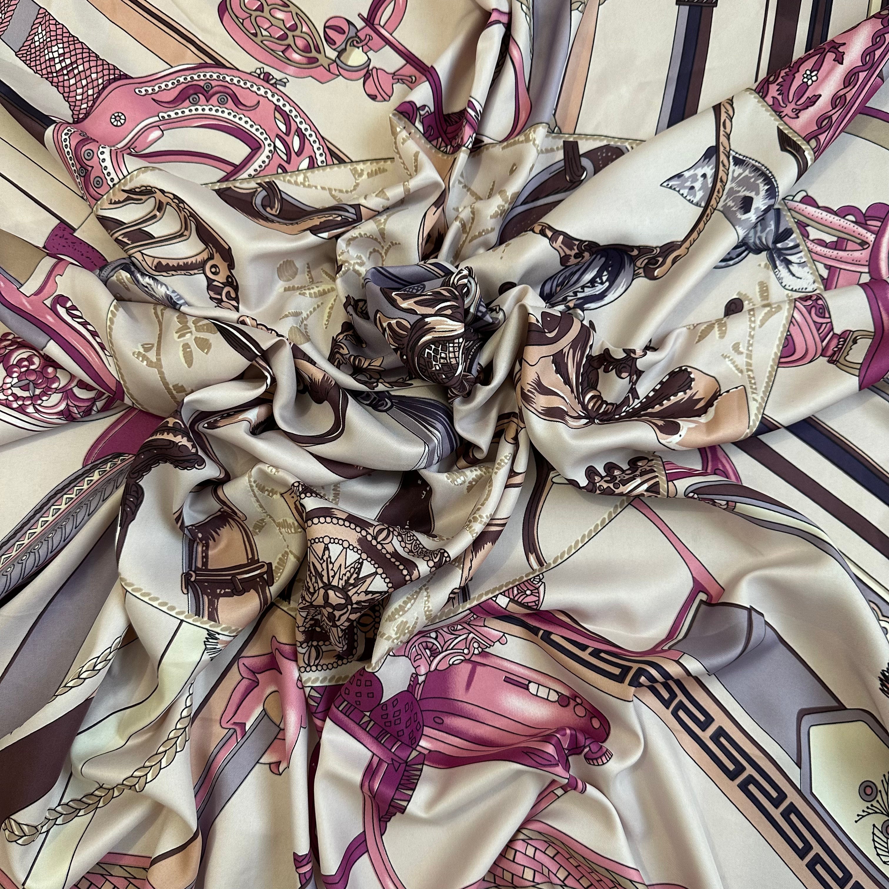 Silk Square LIYA Pink