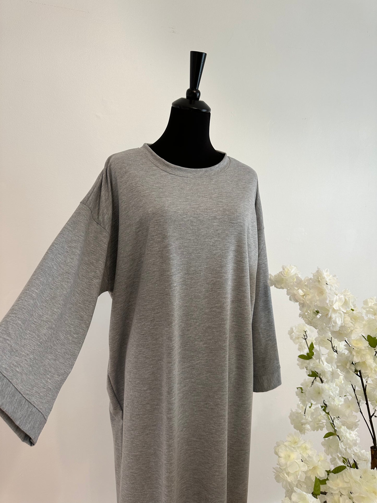 Robe TEE Gris